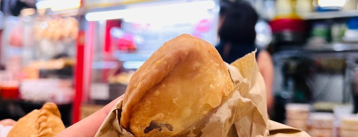 Rolina Traditional Hainan Curry Puff is one of Singapore Hawker Stalls.