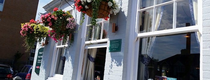 The Honeycombe is one of Pubs - London West.