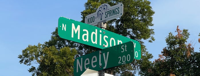 Kidd Springs Neighborhood is one of Dallas Districts and Neighborhoods.