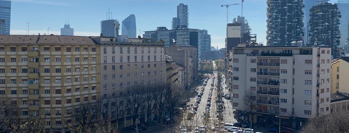 Piazzale Lagosta is one of Milão 2019.