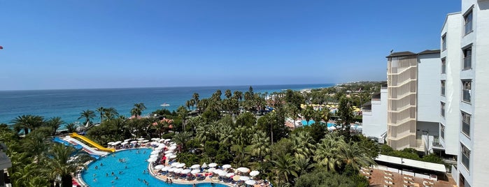 Kirman Hotels Sidera Luxury & Spa is one of Отели в Алании для сравнения.