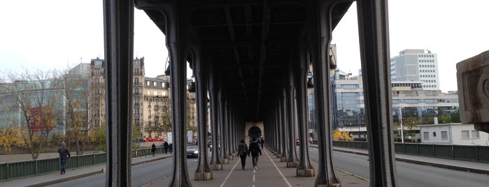 Pont de Bir-Hakeim is one of Tempat yang Disukai Amit.