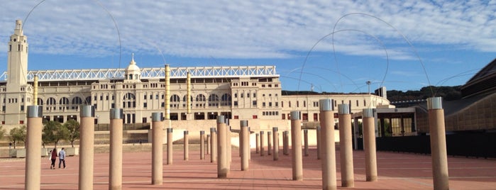 Muntanya de Montjuïc is one of สถานที่ที่ Amit ถูกใจ.