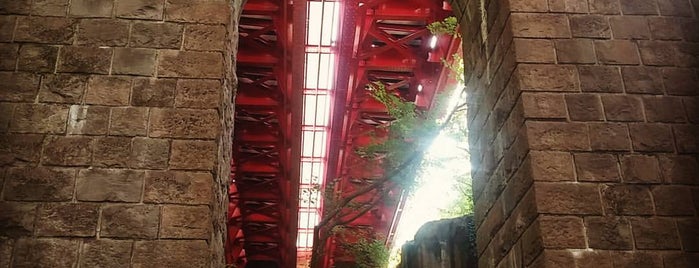 Červený most is one of Orte, die Lutzka gefallen.