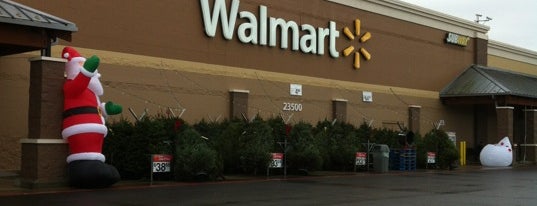Walmart Supercenter is one of สถานที่ที่ Bekah ถูกใจ.