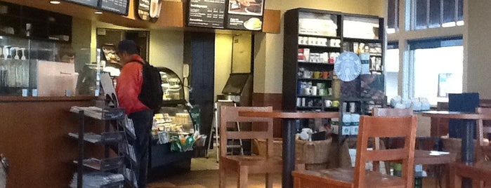 Starbucks is one of สถานที่ที่ Adam ถูกใจ.