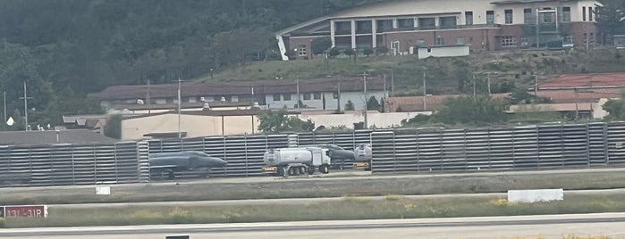 Daegu International Airport (TAE) is one of 신혼여행 목록.