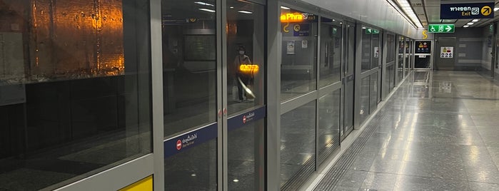 MRT Si Lom (BL26) is one of Надежда : понравившиеся места.
