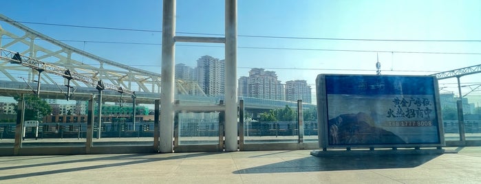 廊坊駅 is one of High Speed Railway stations 中国高铁站.