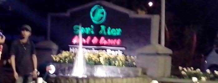 Sari Ater Hotel & Resort Hot Springs Park is one of Orte, die Hendra gefallen.