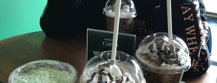 Starbucks is one of Tempat yang Disukai Febrina.