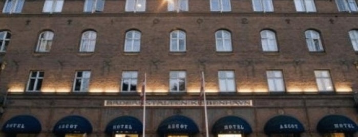 Ascot Hotel is one of Tempat yang Disukai Andrey.