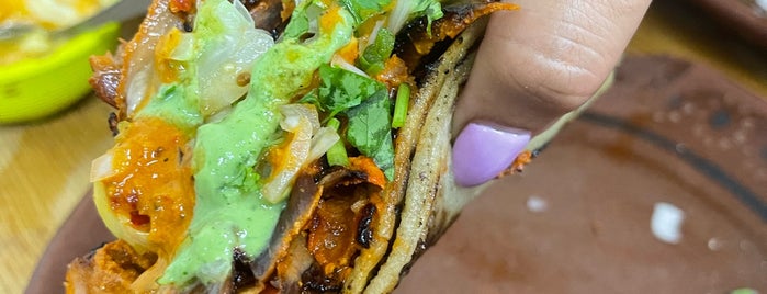 Panchos Tacos is one of Lugares favoritos de Leela.