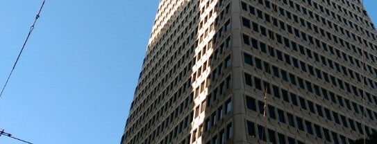 Transamerica Pyramid is one of Exploring San Francisco.