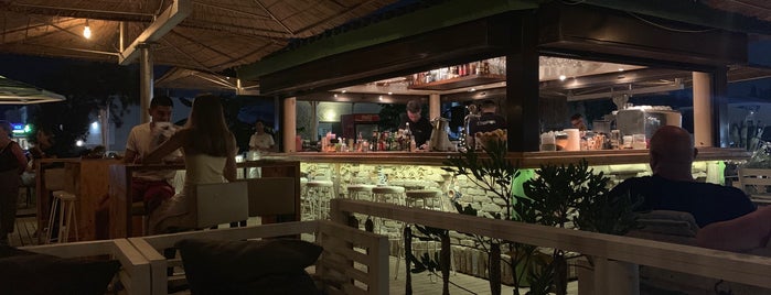 Mojito's Beach Bar is one of bars.
