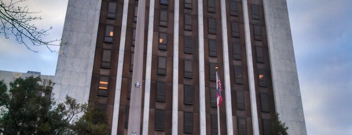 DeKalb County Courthouse is one of Nikki’s Liked Places.