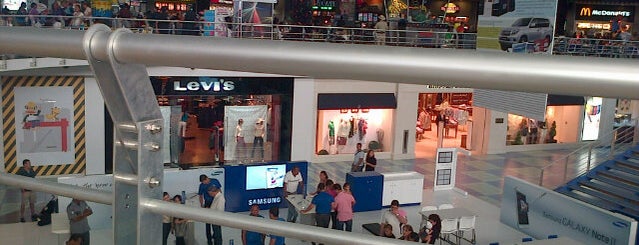 Food Court Magic Zone is one of Andres'in Beğendiği Mekanlar.