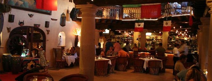 Tropicana Restaurant is one of Celebrando a mamá en Los Cabos..