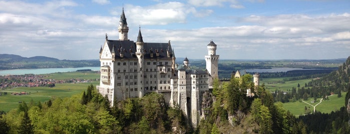 Schloss Neuschwanstein is one of Ultimate bucket list.