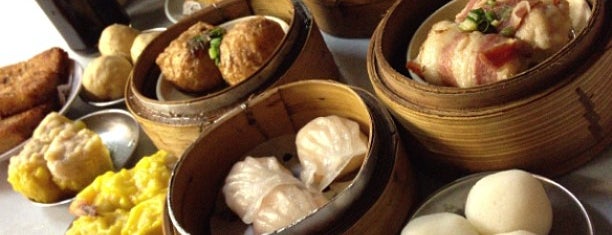 Restaurant Ful Lai Dim Sum (富淶飽餃點心茶樓) is one of Favorite Food II.