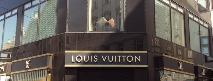 Louis Vuitton is one of Lieux qui ont plu à Veysel.