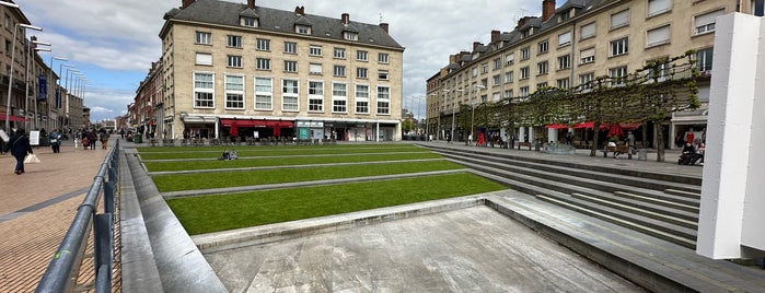 Place Gambetta is one of lieux habituels Amiens.
