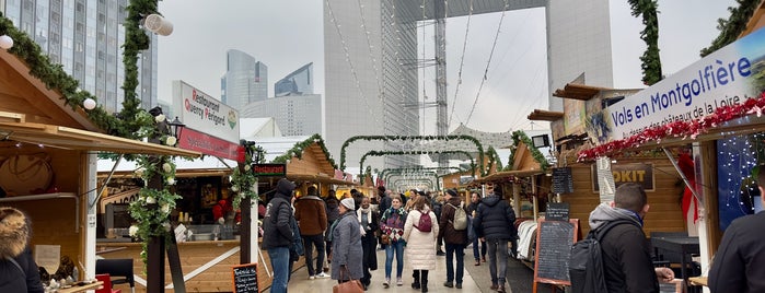 Marché de Noël de la Défense is one of Christmas Markets (int’l).