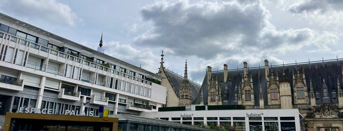 Espace du Palais is one of Rouen.