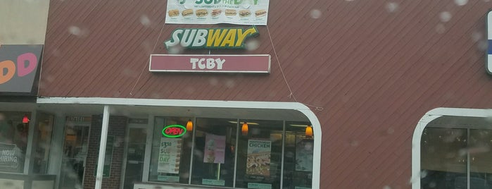 SUBWAY is one of Lugares favoritos de Russell.