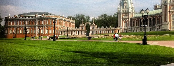 Музей-заповедник «Царицыно» is one of Парки Москвы.