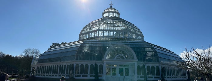 The Palm House is one of Serres et verrières🌿.