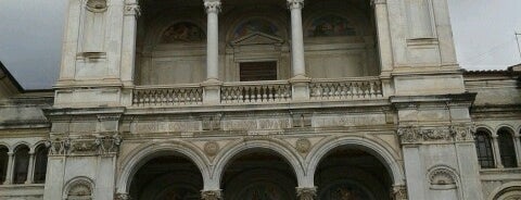 Duomo di Massa is one of 🍒Lü🍒'ın Beğendiği Mekanlar.