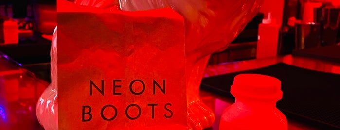 Neon Boots is one of Tempat yang Disukai Jack.