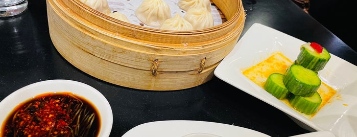 Din Tai Fung is one of Lieux qui ont plu à Ryan.