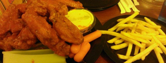 Duff's Famous Wings is one of Buffalo Road Trip - Finger Lakes - Cooperstown.