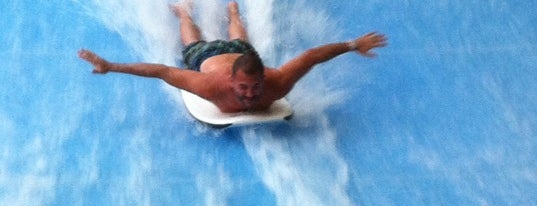 FlowRider is one of Lieux sauvegardés par JR.