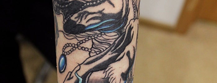 Ink Milk Tattoo is one of Orte, die Тетя gefallen.