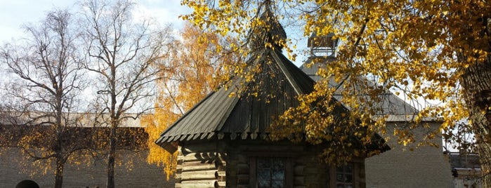 Староладожская крепость is one of art museums.