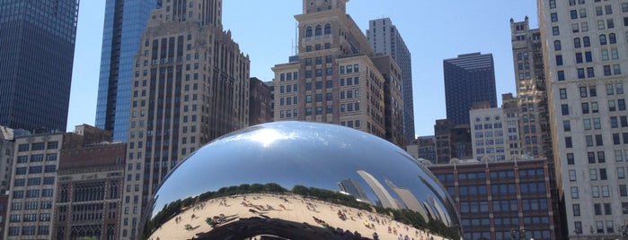 Cloud Gate by Anish Kapoor (2004) is one of chicago.