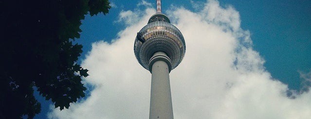Torre de televisión de Berlín is one of BERLIN.