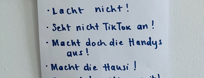 DeutschAkademie is one of Tempat yang Disukai Patrícia.