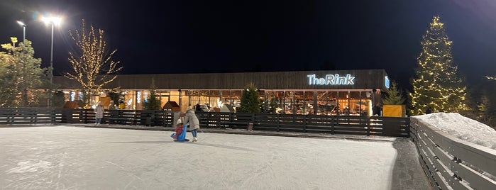 The Rink is one of С детской комнатой/зоной.