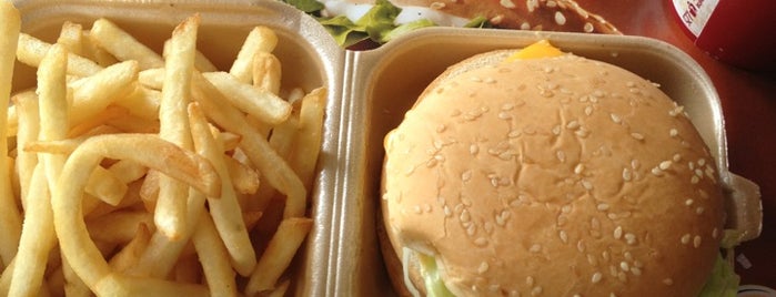 Burger King is one of Orte, die Caner gefallen.