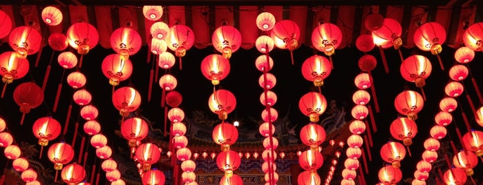Thean Hou Temple (天后宫) is one of Jas' favorite urban sites.