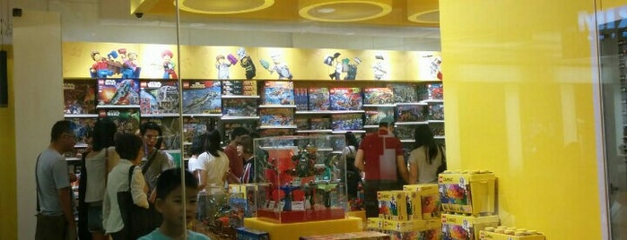 Bricks World is one of สถานที่ที่ Yarn ถูกใจ.