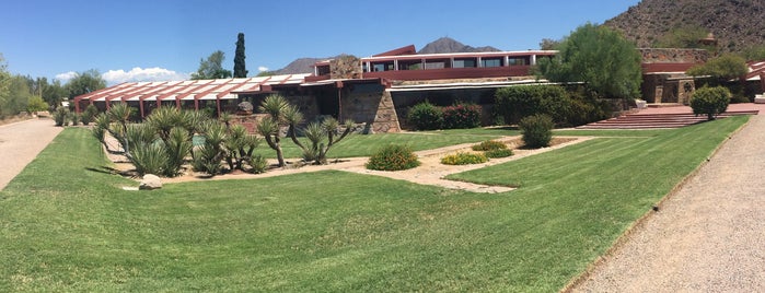 The School of Architecture at Taliesin is one of Locais curtidos por Anthony.