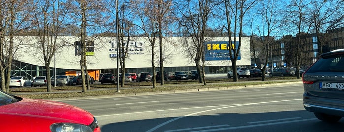 Ikea is one of Tempat yang Disukai Zane.