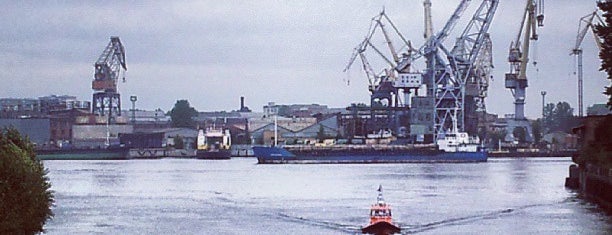 Екатерингофский мост is one of Irina 님이 좋아한 장소.