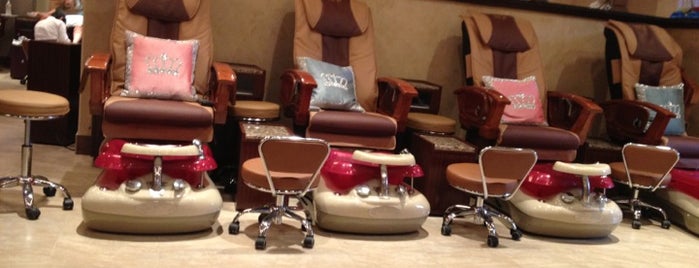 Castle Nail Spa is one of Lugares favoritos de Whitney.