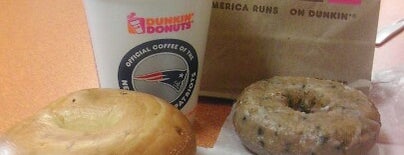 Dunkin' is one of Lugares favoritos de Will.